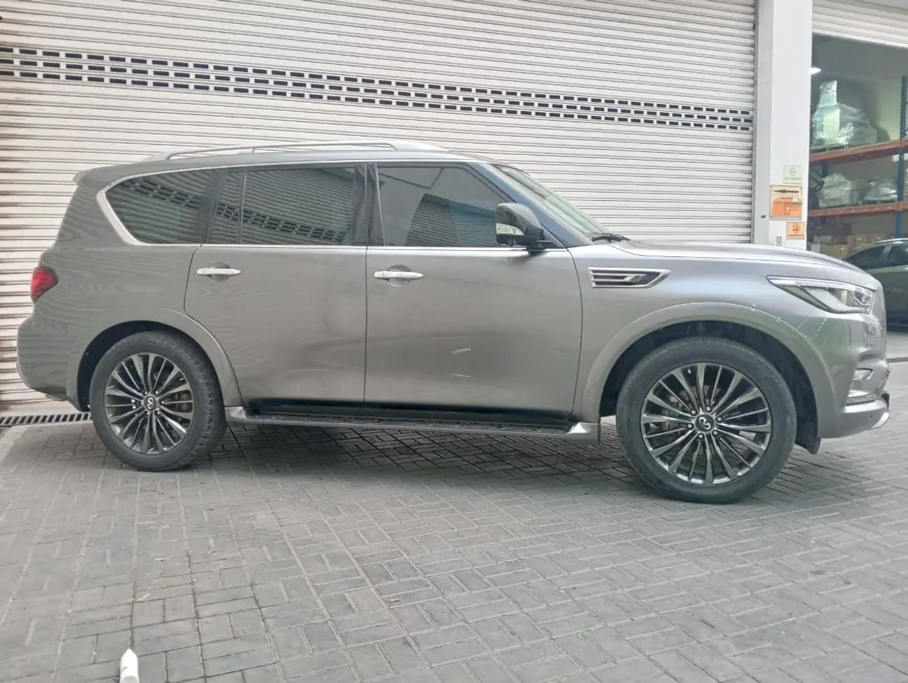 Infiniti QX80 2021