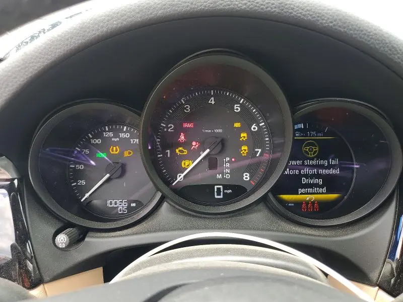 Фото 9 - PORSCHE MACAN