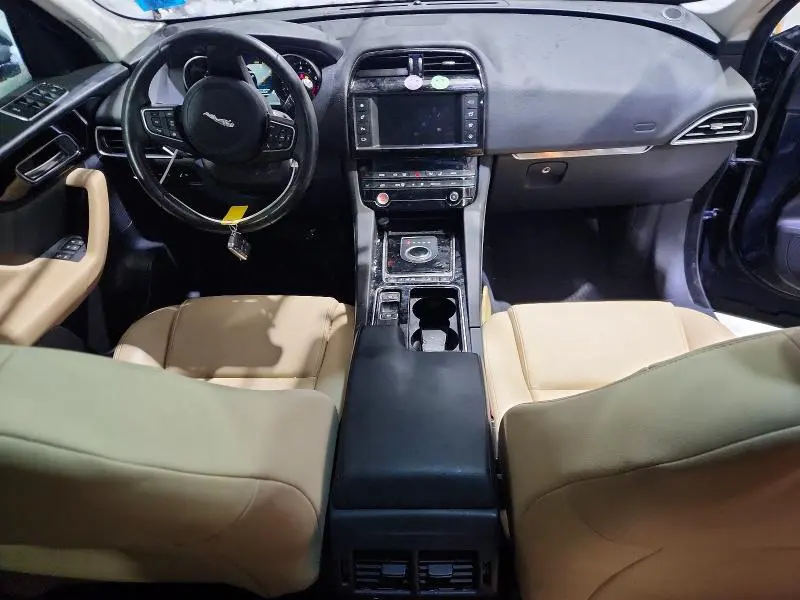 JAGUAR F-PACE 2018 VIN SADCJ2FX6JA329618