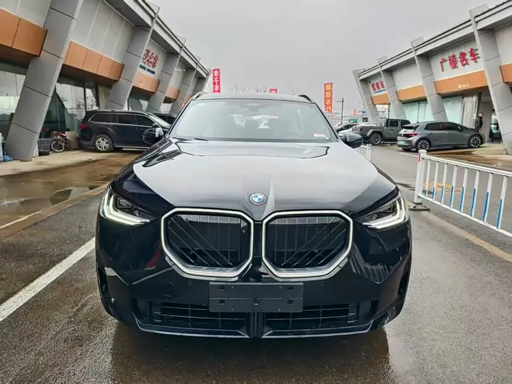 BMW X3 2026 2026款 xDrive30L 领先型 M运动曜夜套装