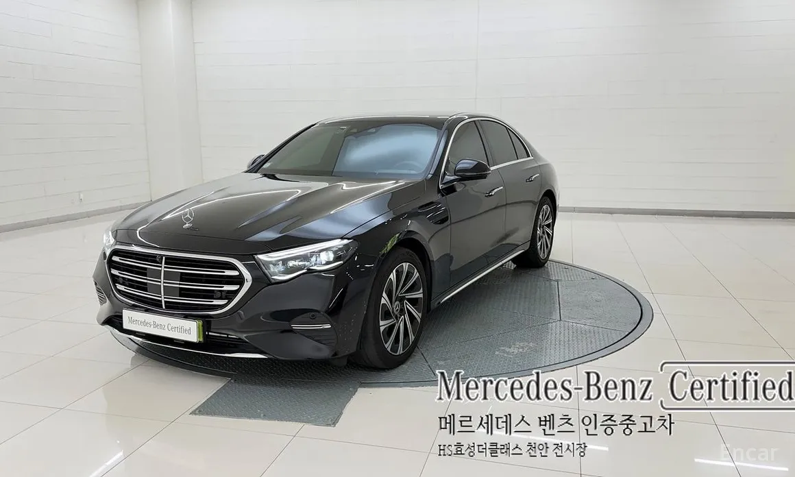 Mercedes-Benz E-Class 2024 E300 4MATIC Exclusive