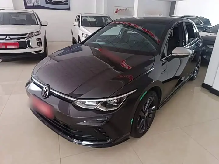 Фото 1 - Volkswagen Golf