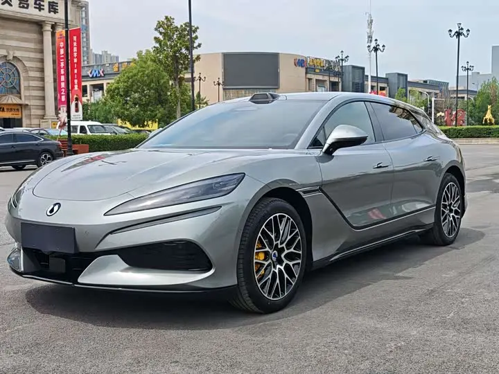 Denza Z9GT 2026 2026款 易三方闪充尊荣型