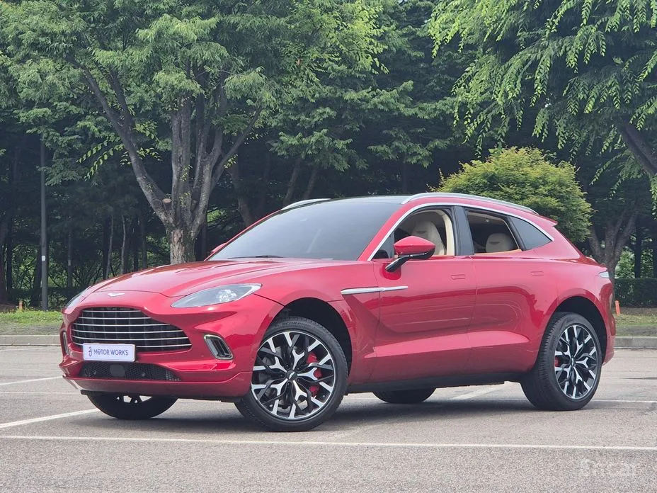 Aston Martin DBX 2020 4.0 V8