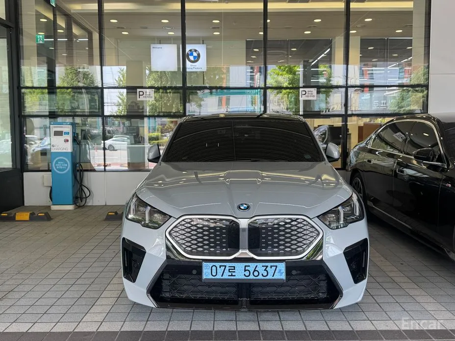 BMW iX2 2025 eDrive 20 M Sport