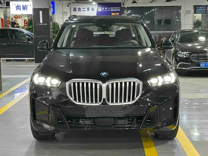 BMW X5 2026 2026款 改款 xDrive 30Li 尊享型M运动曜夜套装