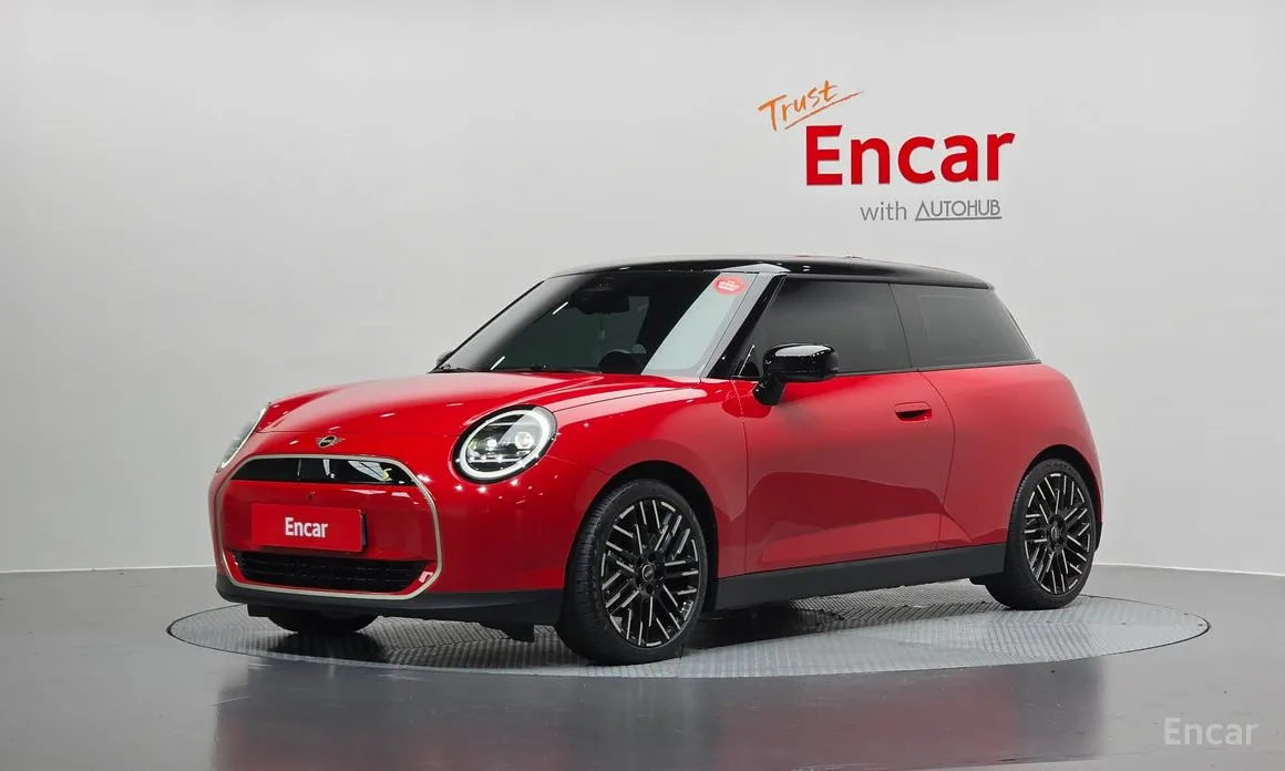 Mini Cooper 2025 SE Favoured