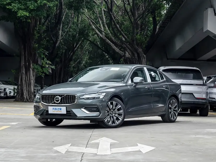 Volvo S60 2027 2027款 B4 智远豪华版
