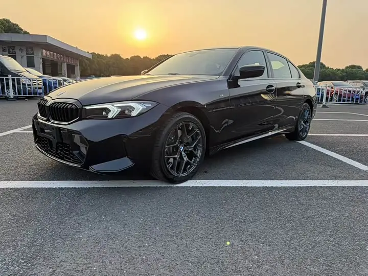 BMW 3 Series 2026 2026款 330Li M运动曜夜套装