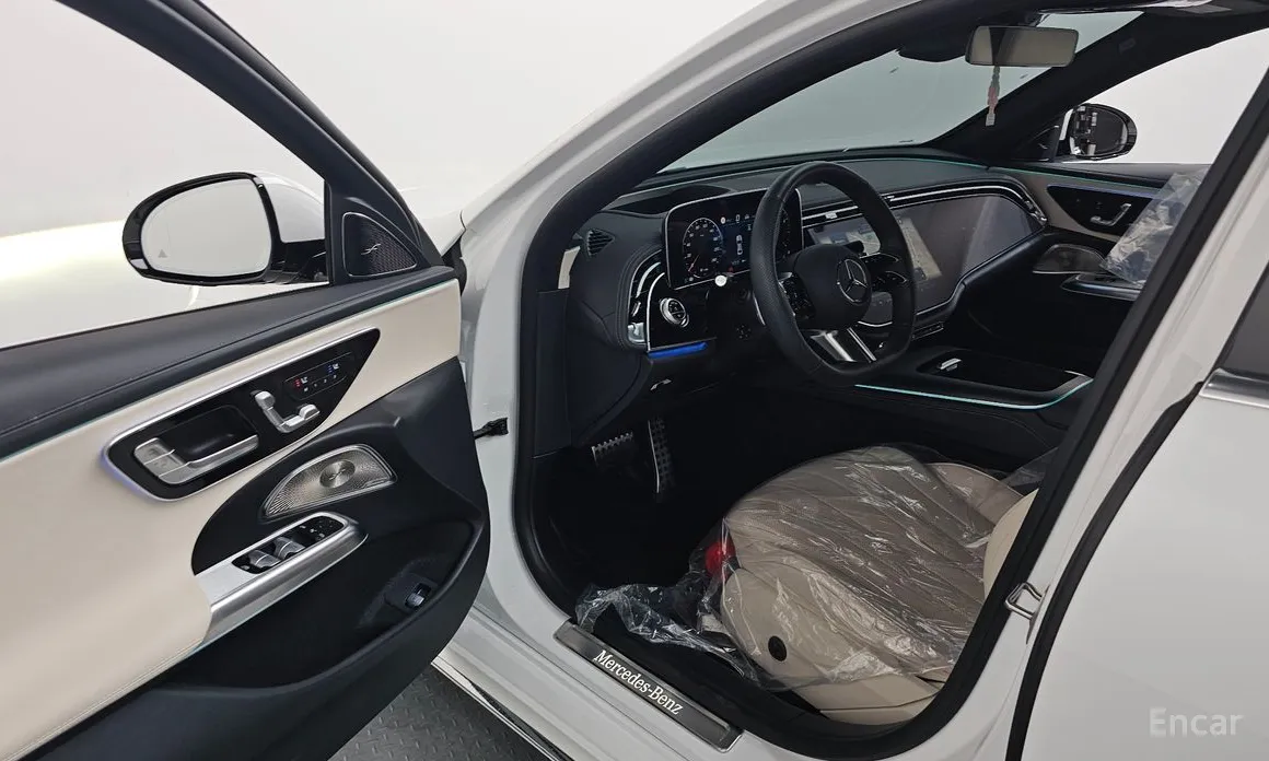 Mercedes-Benz E-Class 2024 E300 4MATIC AMG Line