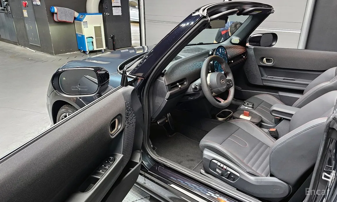 Mini Cooper Convertible 2025 JCW