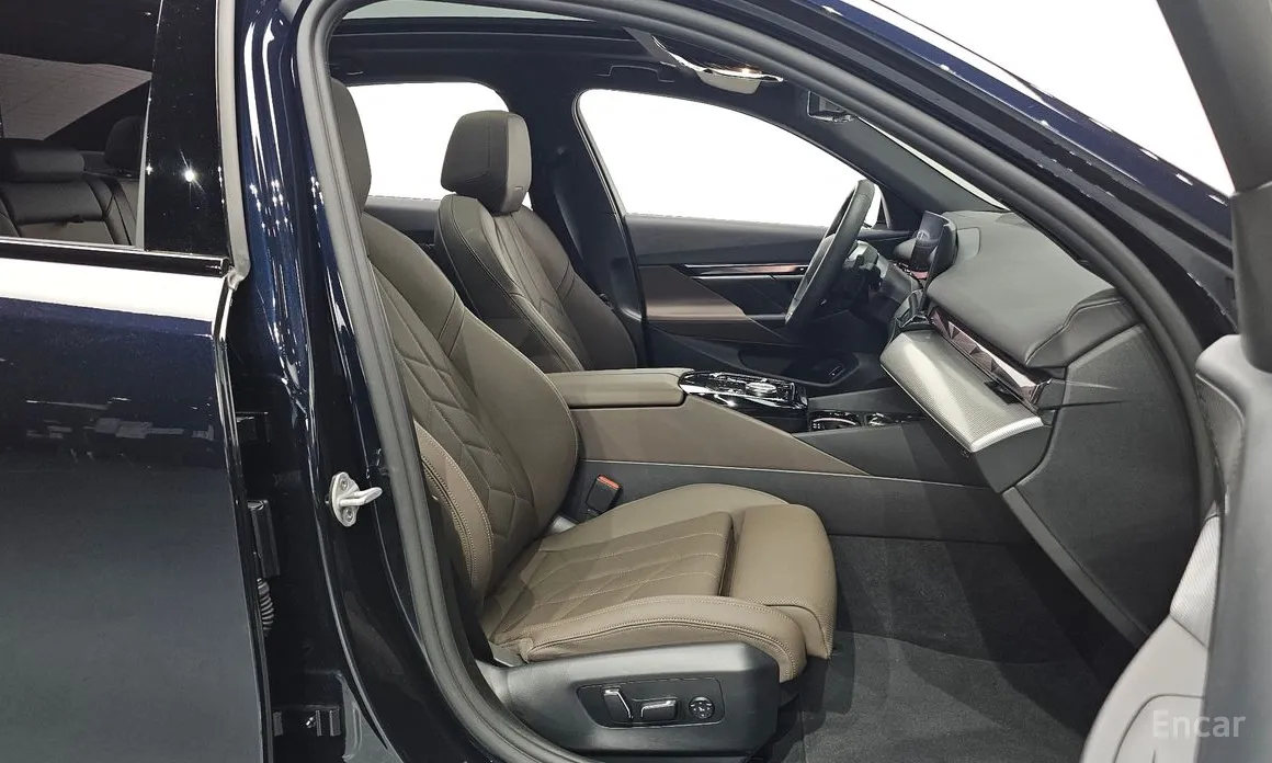BMW 5 Series 2023 520i M Sport