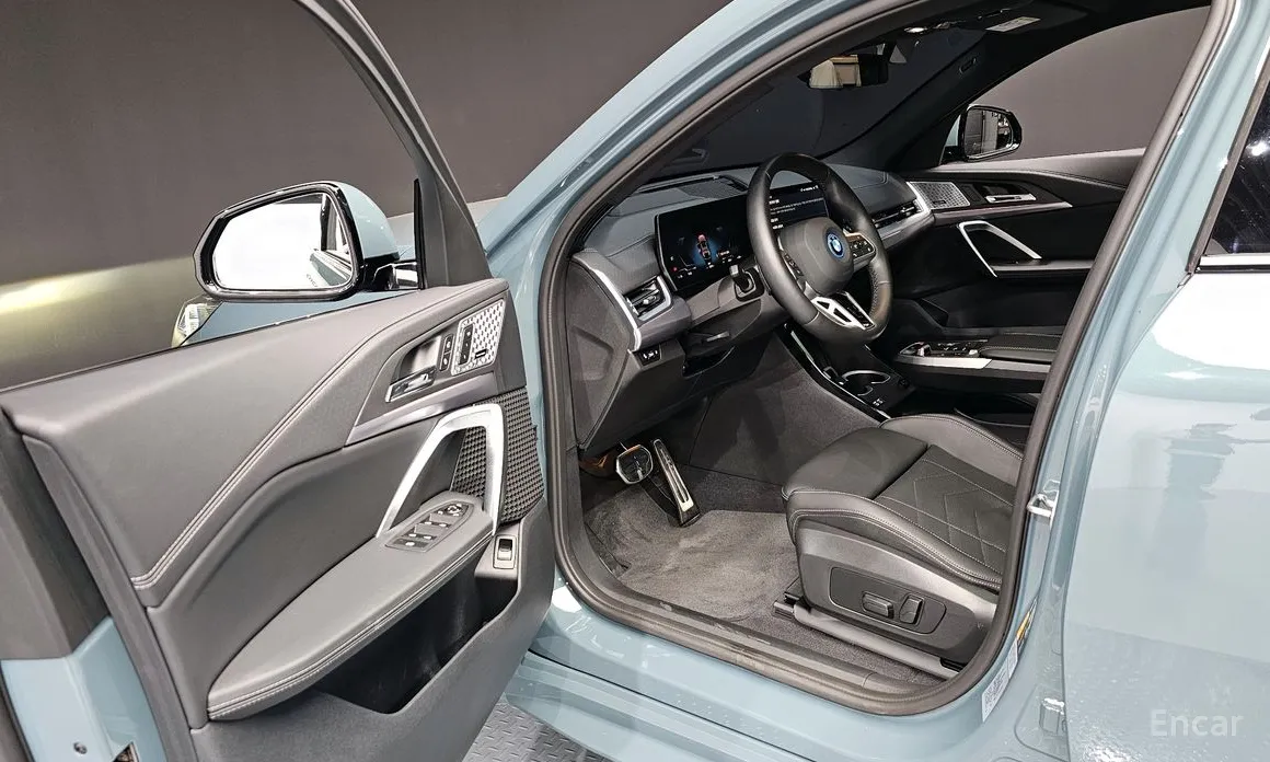 BMW iX2 2025 eDrive 20 M Sport