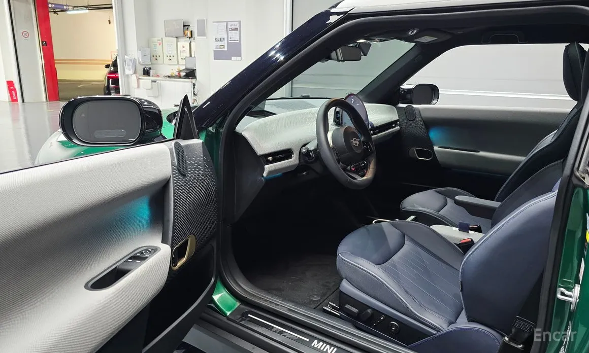 Mini Cooper 2025 SE Favoured
