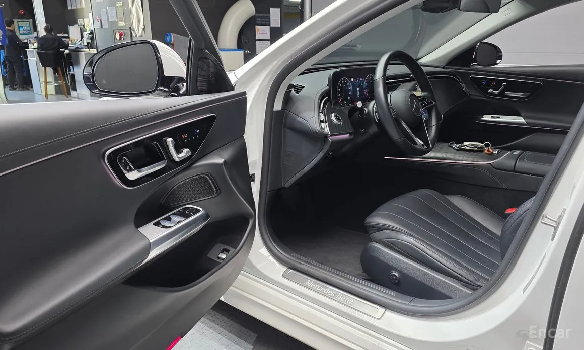 Mercedes-Benz E-Class 2024 E200 Avantgarde