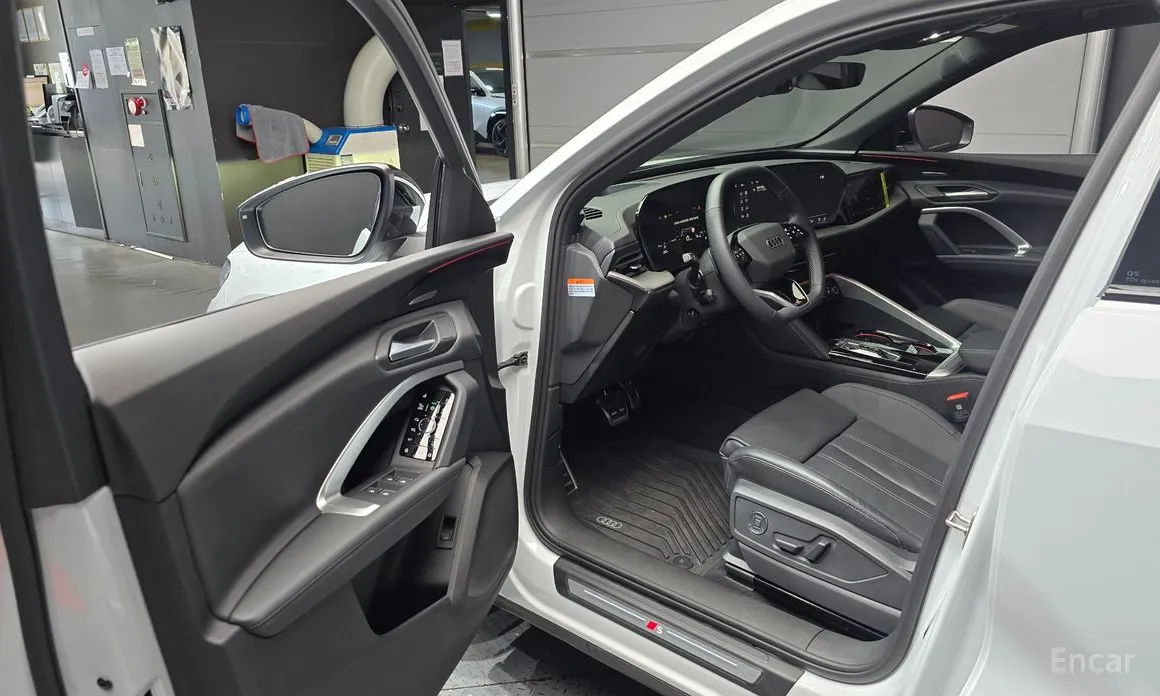 Audi Q5 2025 40 TDI Quattro S Line Black Edition