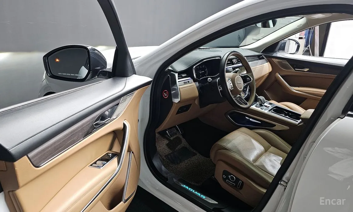 Jaguar F-Pace 2016 D200 SE