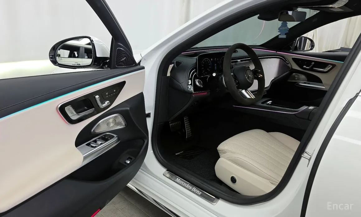 Mercedes-Benz E-Class 2024 E300 4MATIC AMG Line