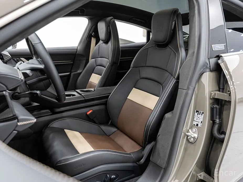 Porsche Taycan 2020 Turbo