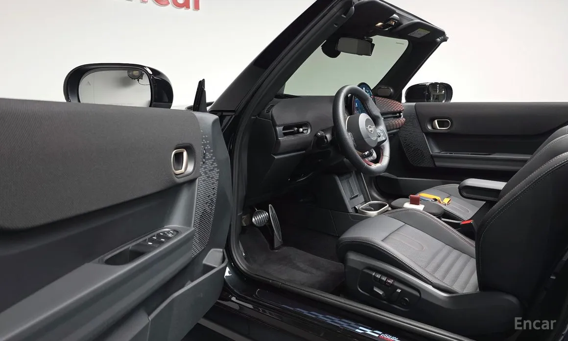 Mini Cooper Convertible 2025 JCW