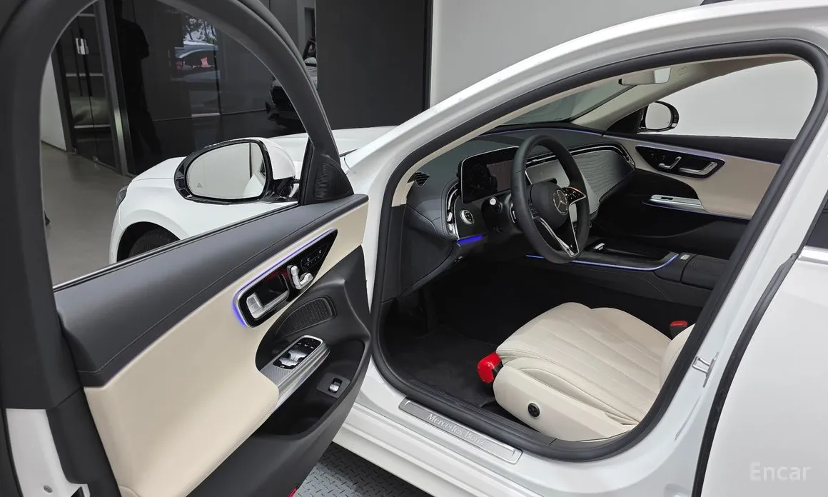 Mercedes-Benz E-Class 2024 E200 Avantgarde