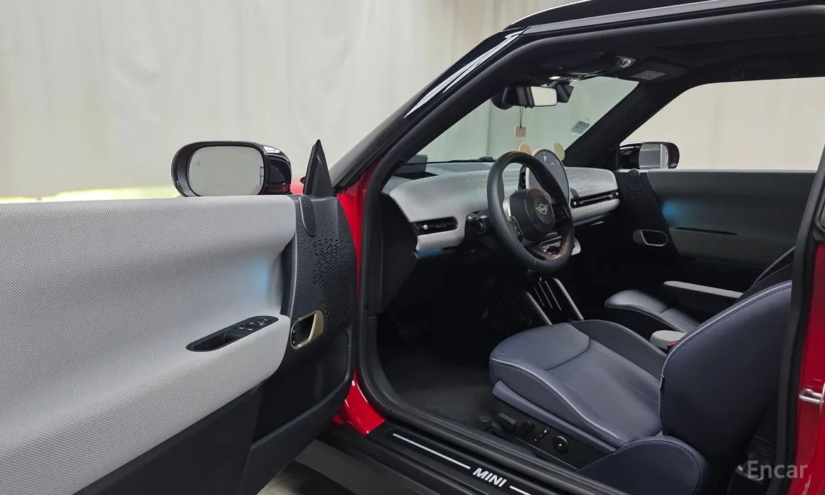 Mini Cooper 2025 SE Favoured