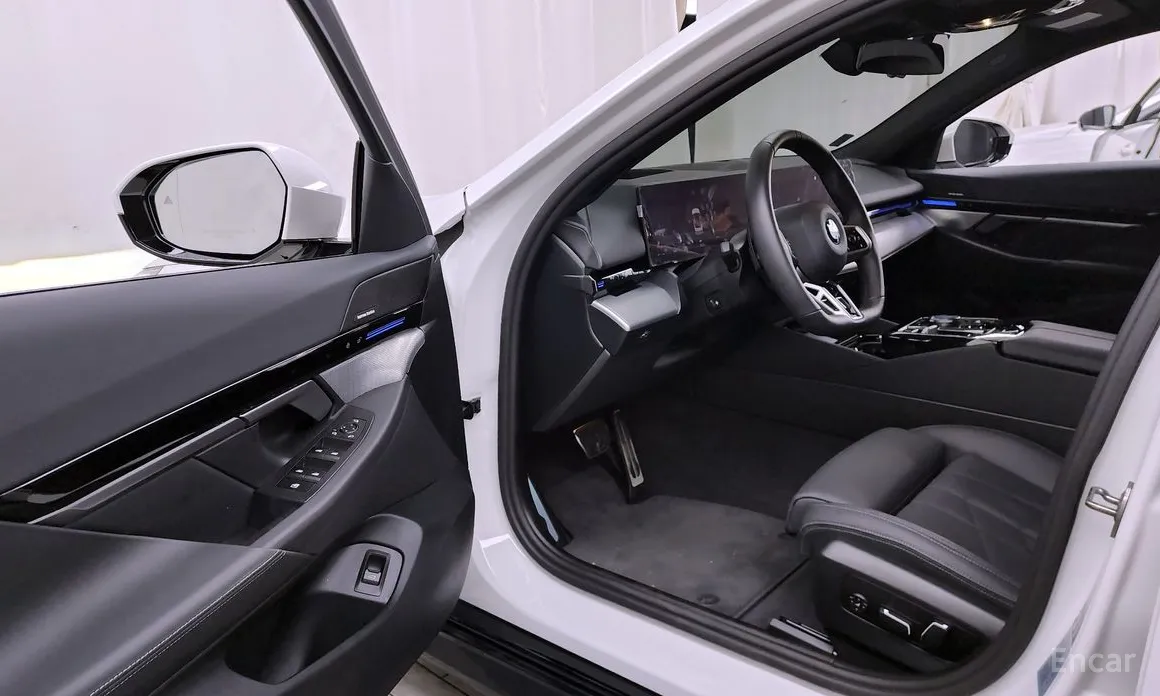 BMW 5 Series 2023 520i M Sport