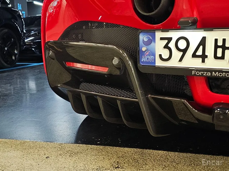 Ferrari SF90 2021 4.0