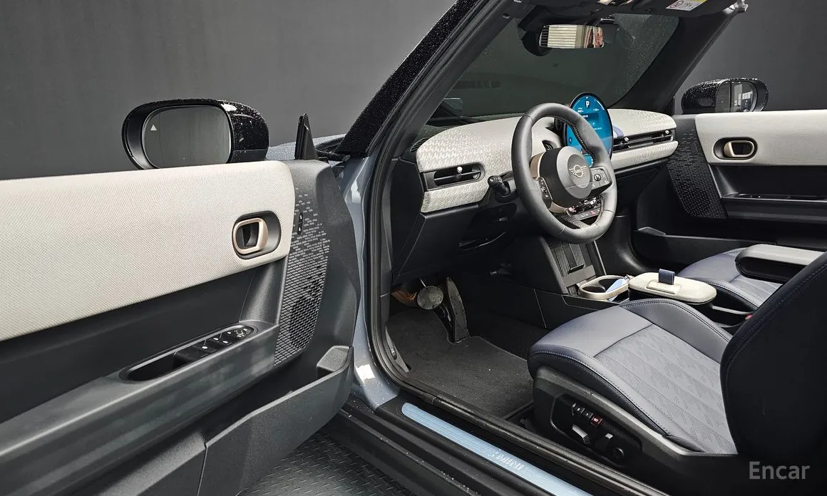 Mini Cooper Convertible 2025 Favoured