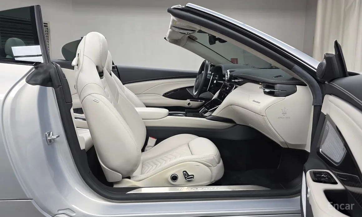 Maserati GranCabrio 2024 3.0 V6 Trofeo