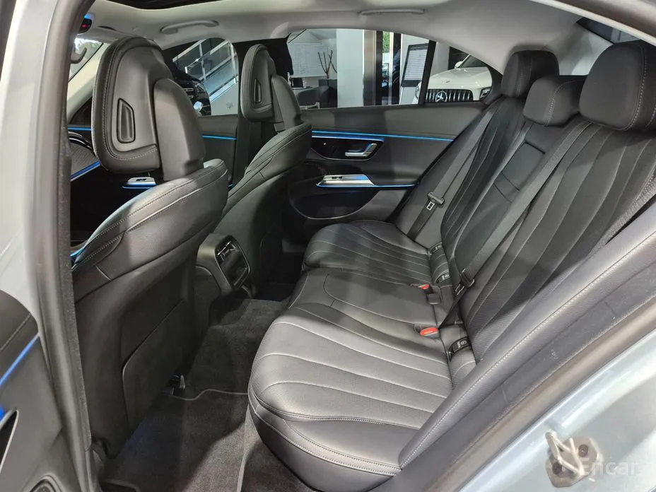Mercedes-Benz E-Class 2024 E200 Avantgarde