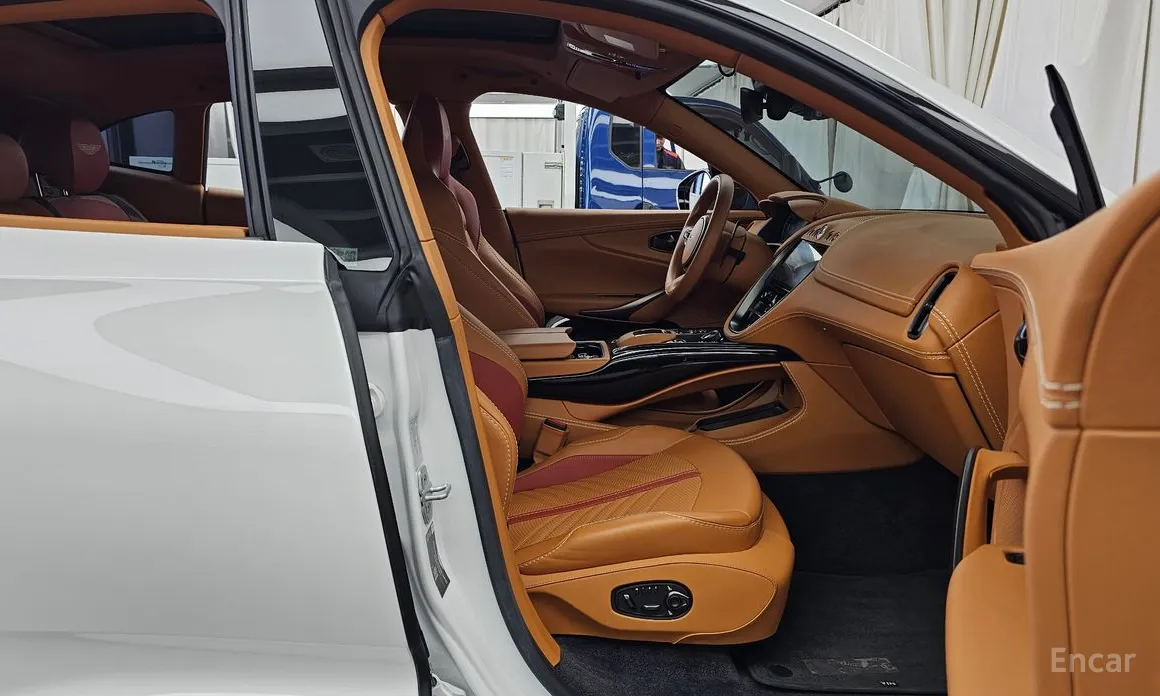 Aston Martin DBX 2020 4.0 V8 707