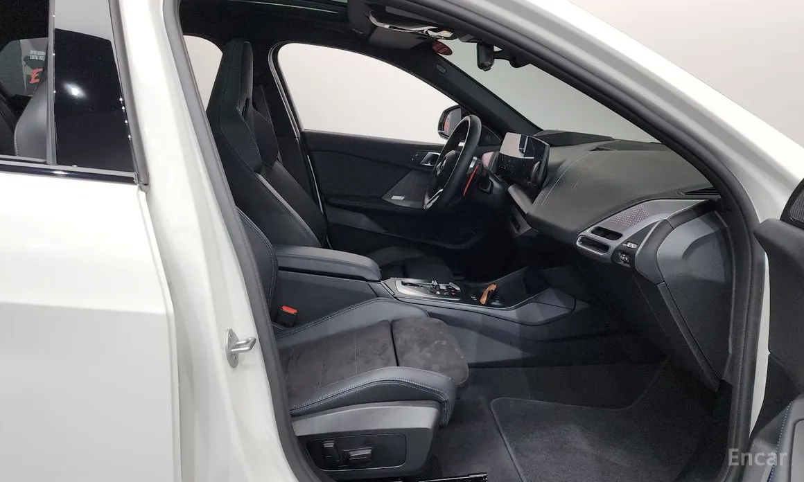BMW 1 Series 2025 M135 xDrive Pro First Edition