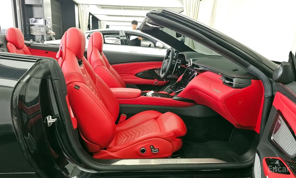 Maserati GranCabrio 2024 3.0 V6 Trofeo