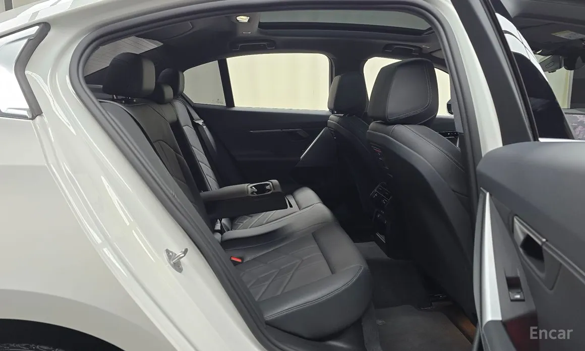 BMW 5 Series 2023 520i