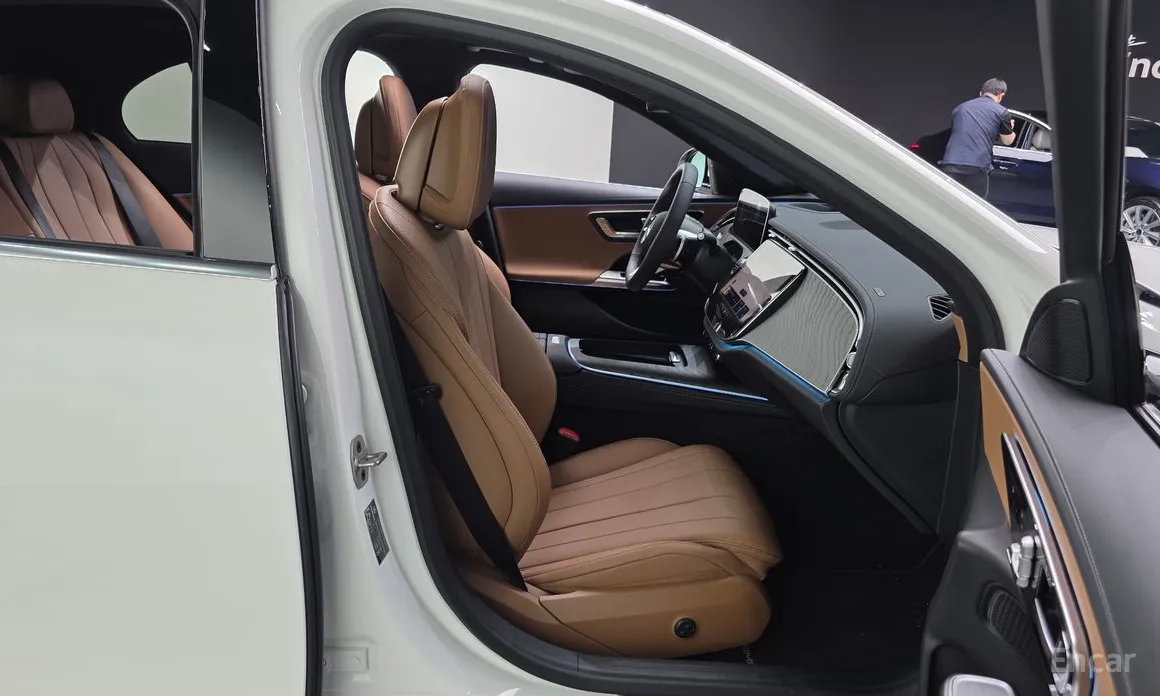 Mercedes-Benz E-Class 2024 E200 AMG Line