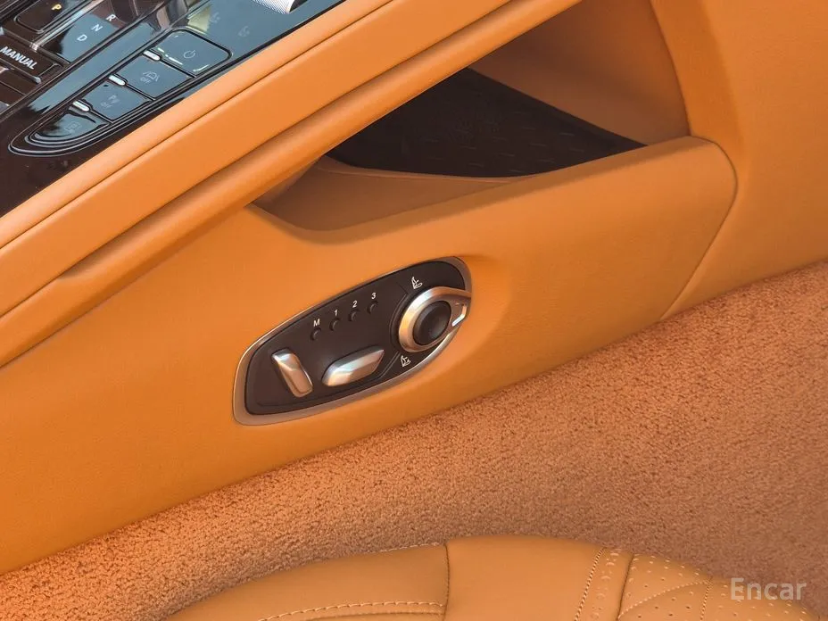Aston Martin DB12 2023 4.0 V8 Volante