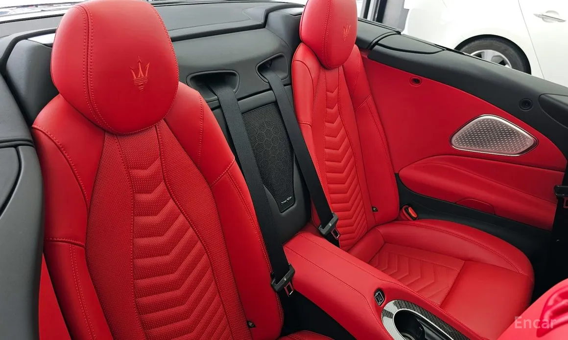 Maserati GranCabrio 2024 3.0 V6 Trofeo