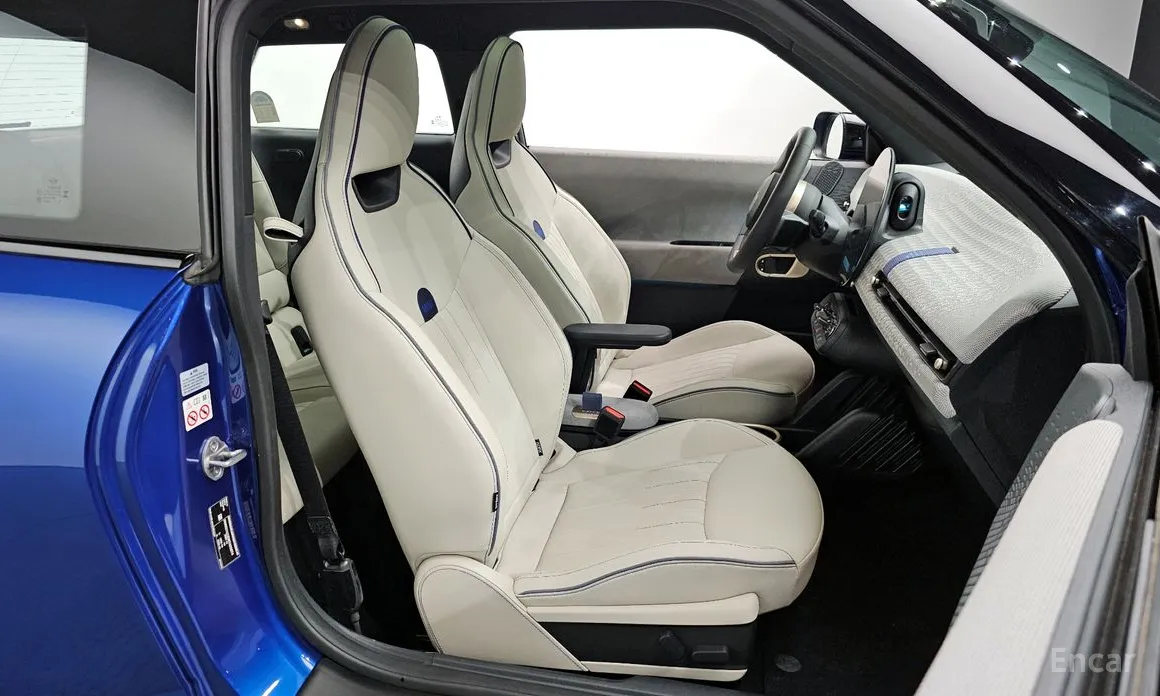 Mini Cooper 2025 SE Favoured