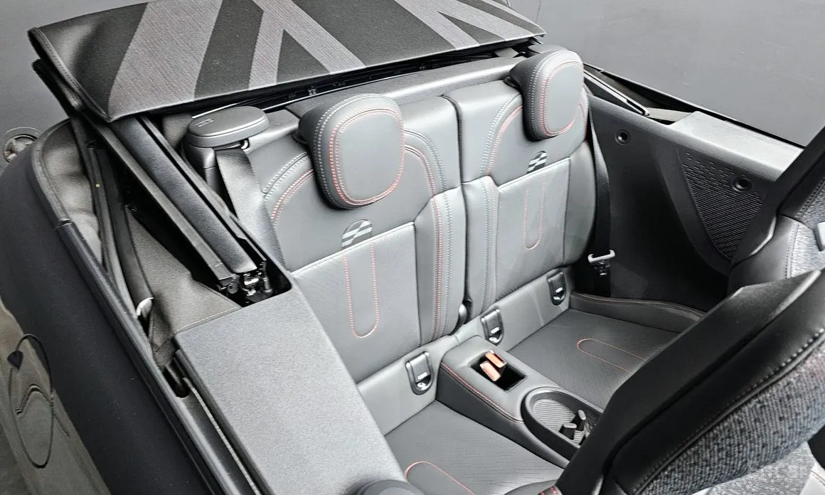 Mini Cooper Convertible 2025 JCW