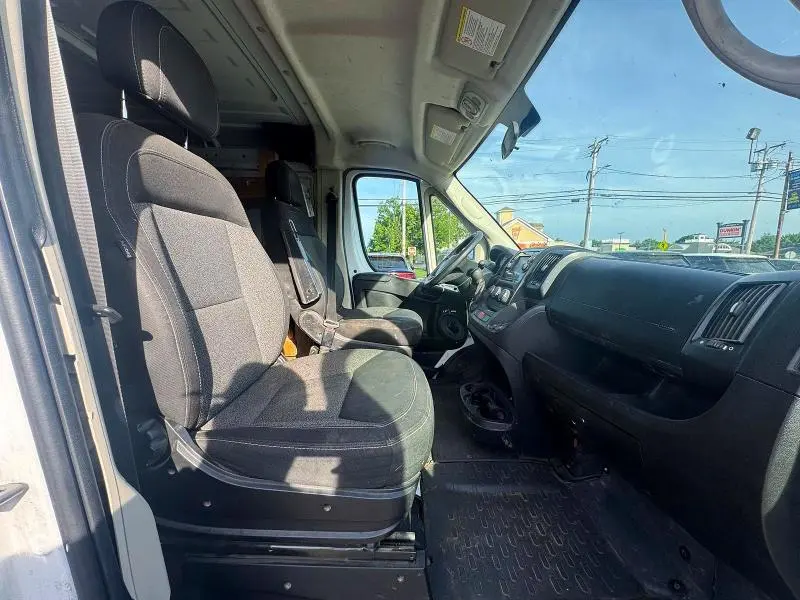 RAM PROMASTER 2020 VIN 3C6TRVAG5LE123193