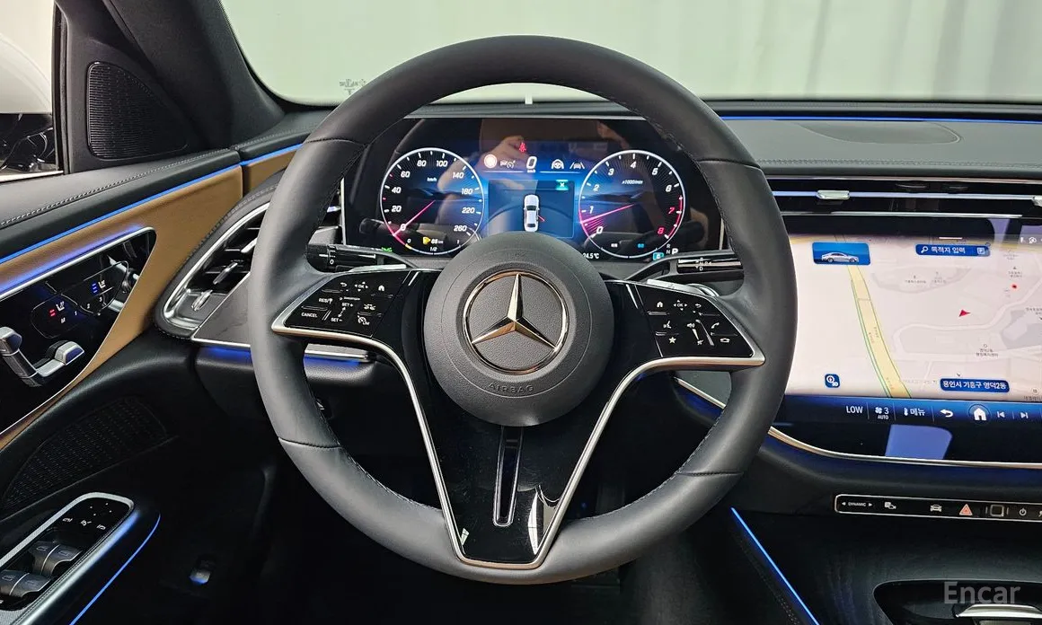 Mercedes-Benz E-Class 2024 E200 Avantgarde