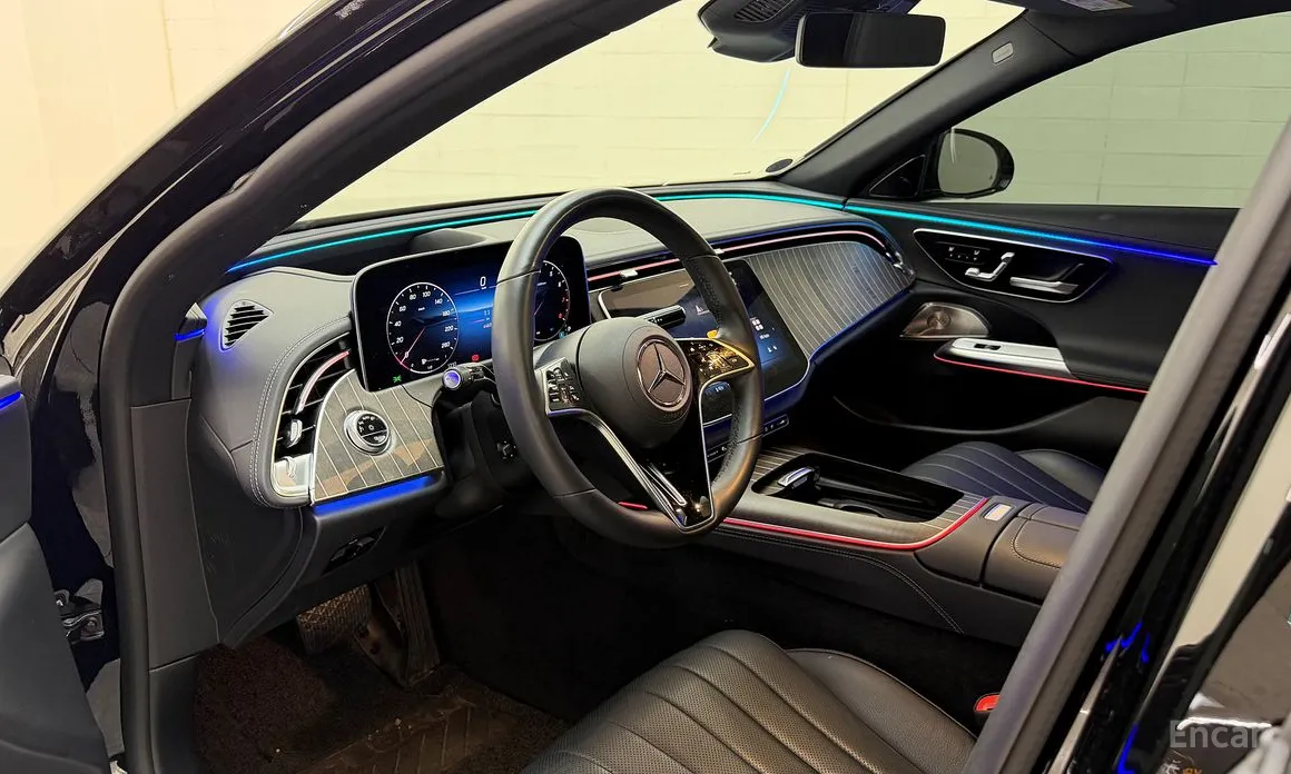 Mercedes-Benz E-Class 2024 E300 4MATIC Exclusive