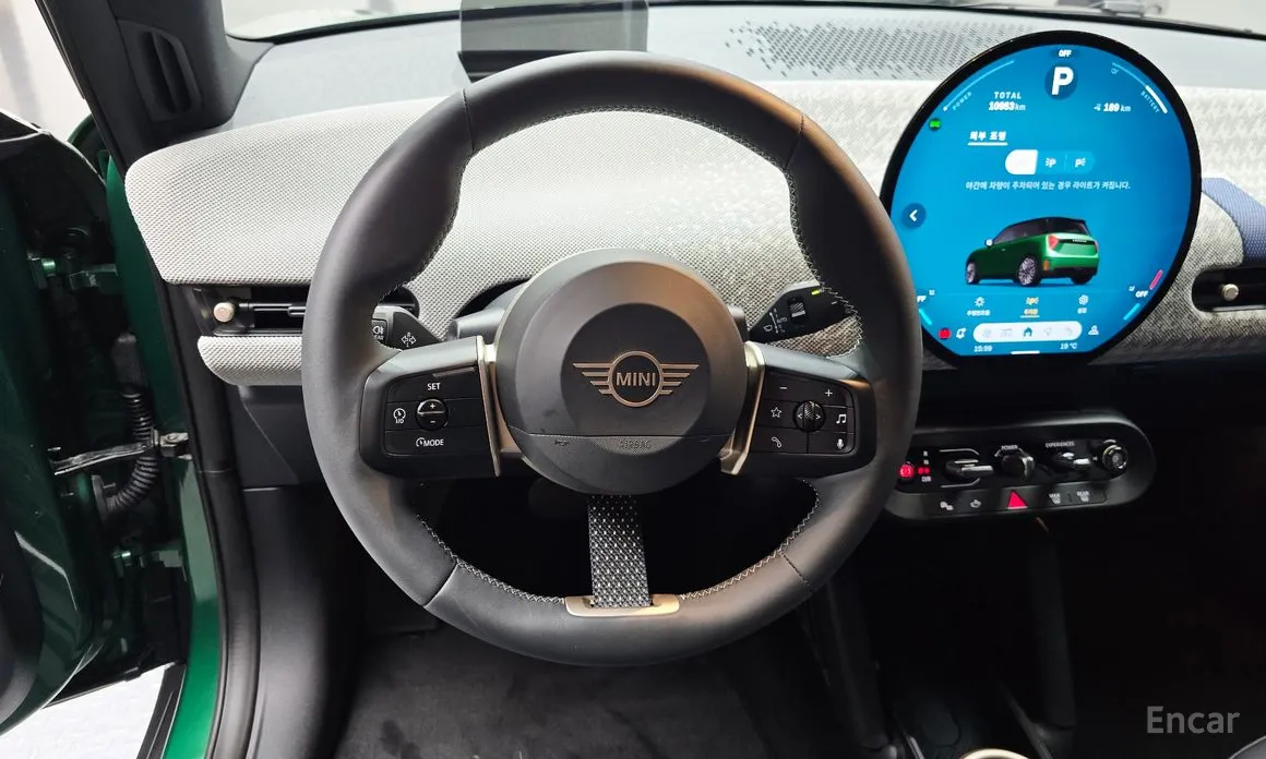 Mini Cooper 2025 SE Favoured