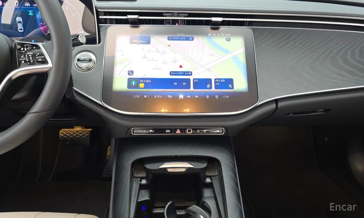 Mercedes-Benz E-Class 2024 E200 Avantgarde