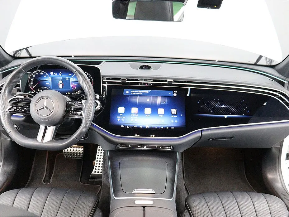 Mercedes-Benz E-Class 2024 E300 4MATIC AMG Line