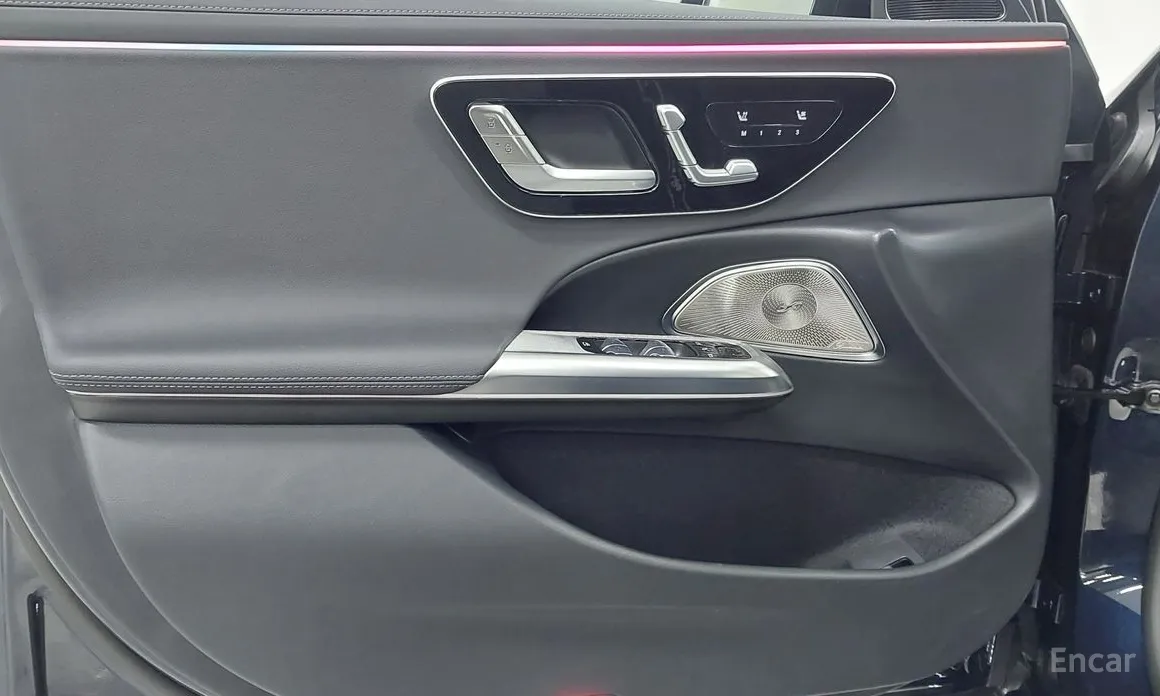 Mercedes-Benz E-Class 2024 E300 4MATIC Exclusive