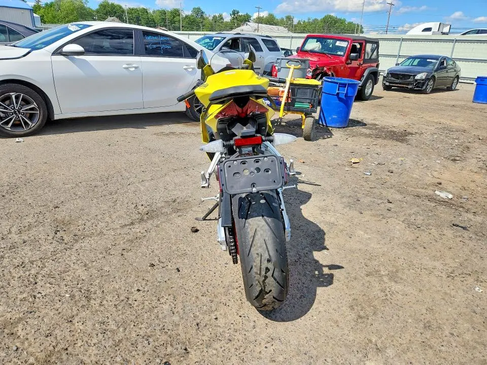 APRILIA MOTORCYCLE 2022