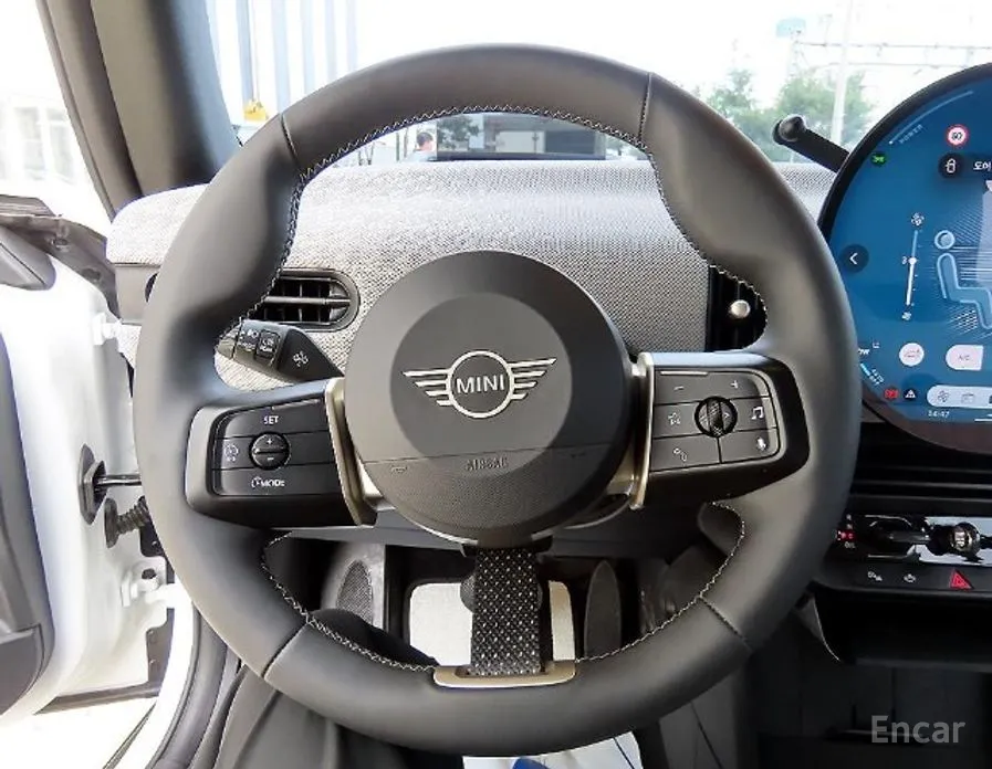 Mini Cooper Convertible 2025 Favoured