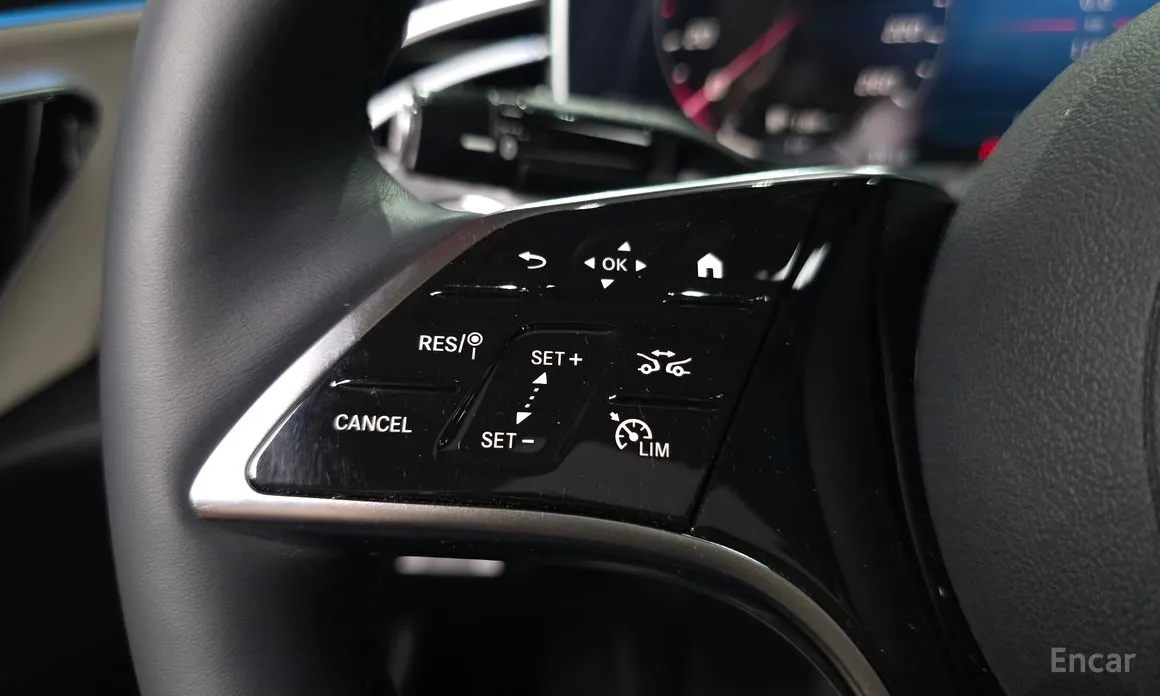 Mercedes-Benz E-Class 2024 E200 Avantgarde